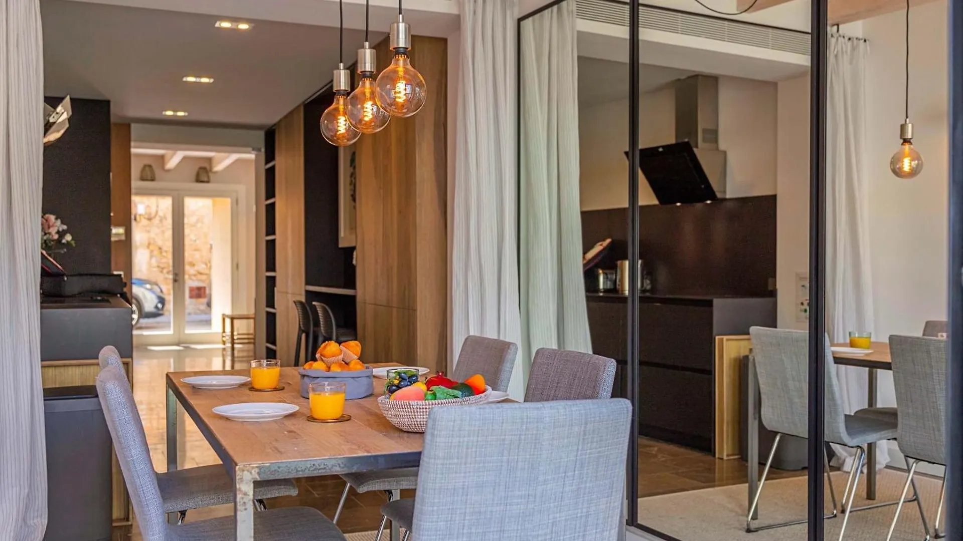 Villa Elegant Town House In Pollensa 2 Bedrooms Roser Vell Located In Heart Of Old Town İspanya